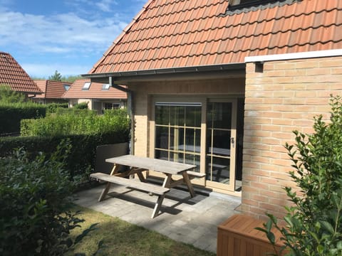 Vakantiehuisje De Panne vlak aan Plopsaland en de zee House in De Panne