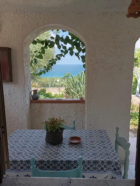 Natural landscape, Balcony/Terrace, Dining area, Sea view