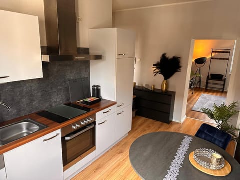 Kitchen or kitchenette, dishwasher, pet friendly, stove