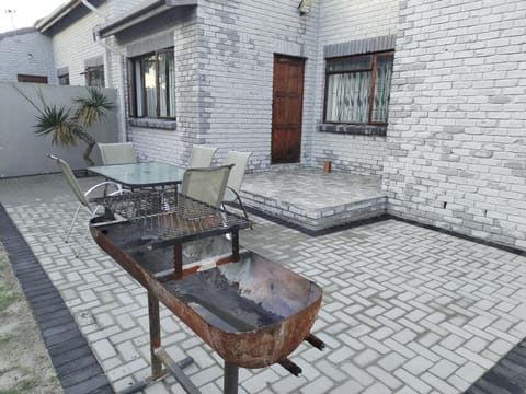 Tia Maria House House in Cape Town