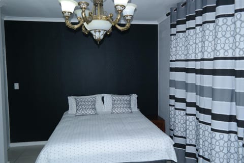 Tia Maria House House in Cape Town