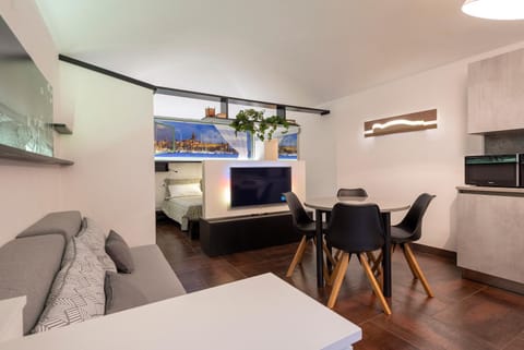 Living room, Dining area
