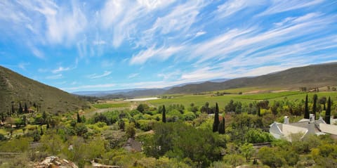 Natural landscape, Golfcourse, Hot Spring Bath, Hiking, Cycling, Landmark view, Mountain view