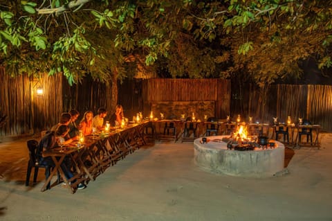 BBQ facilities, Dining area, fireplace