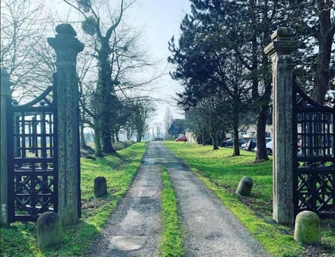 Facade/entrance, acessibility