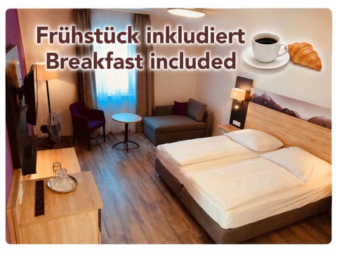 Photo of the whole room, Breakfast