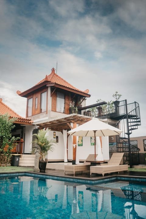 Property building, Swimming pool