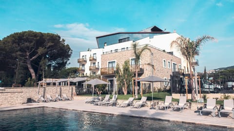 Property building, Swimming pool