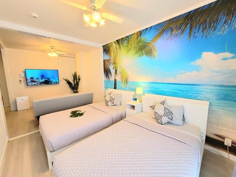 Bed, TV and multimedia, Living room, Photo of the whole room, Bedroom