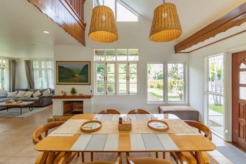 Seating area, Dining area
