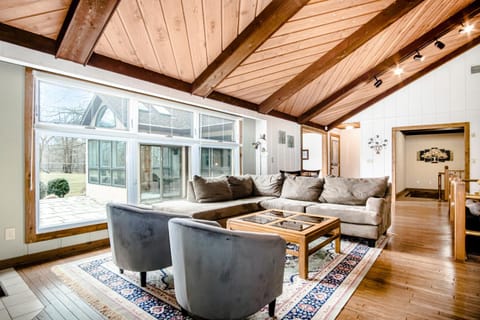 Harbor Country Family Lodge House in Michigan