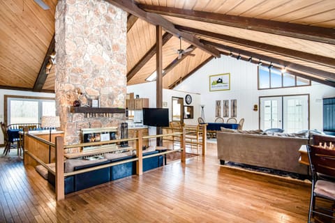 Harbor Country Family Lodge House in Michigan