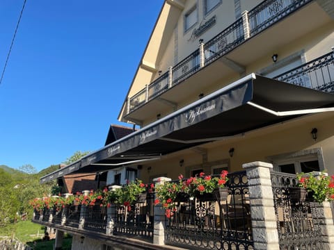 Lužnjanin restoran i sobe Hotel in Serbia
