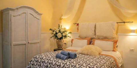 Bed, Bedroom, towels, wardrobe