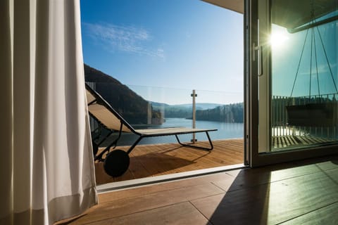 Balcony/Terrace, Lake view