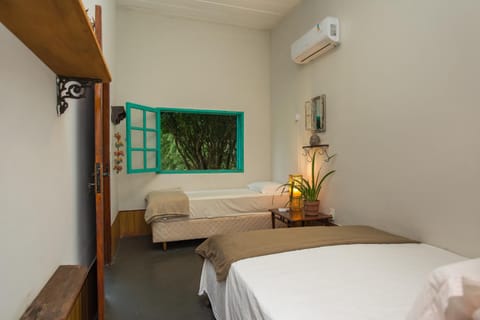 Guest House Fazenda do Francês & Culinária Francesa Bed and Breakfast in Cachoeiras de Macacu