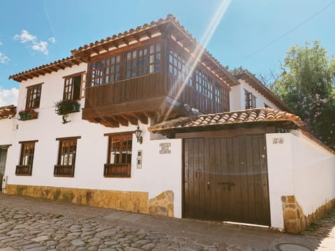 Property building, Day