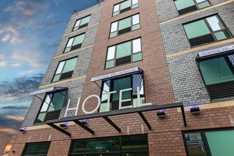 Facade/entrance