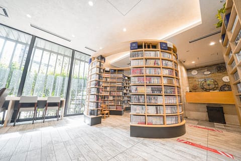 Communal lounge/ TV room, Lobby or reception