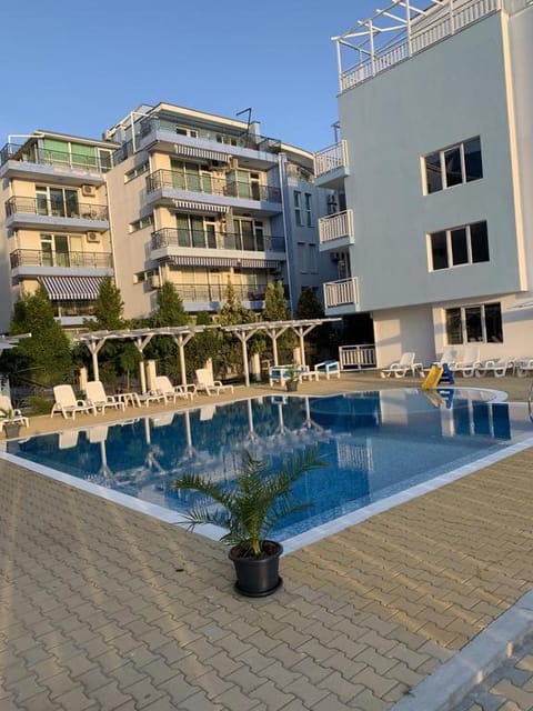 Апартамент Lavander Fleur Apartment in Nessebar