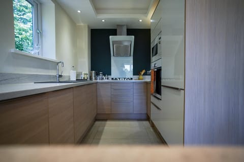 Royal Stuart Lane - Townhouse by the Bay with Parking House in Cardiff