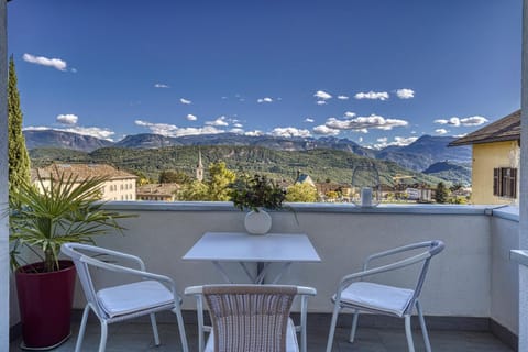 HOMESTWENTY3 - Home two Apartment in Kaltern an der Weinstraße