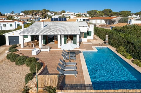 Property building, Pool view, Swimming pool, sunbed