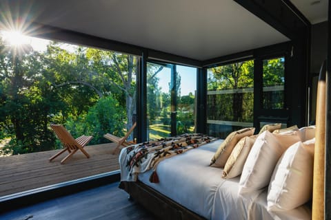 Bed, View (from property/room), Bedroom, Garden view
