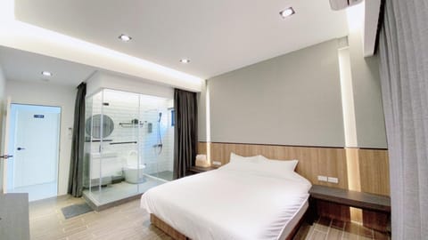Bathroom, Photo of the whole room