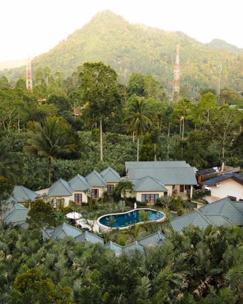 Property building, Swimming pool