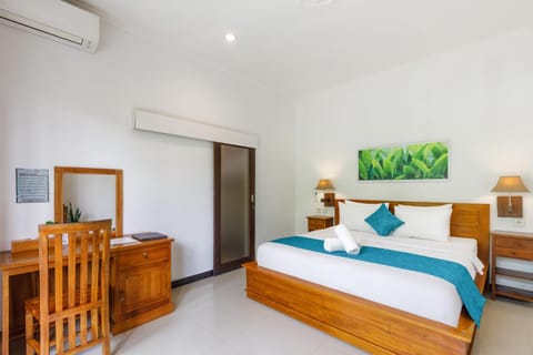 Bed, Bedroom, furniture, towels