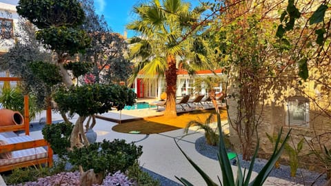 Property building, Spring, Garden, Garden view, Swimming pool