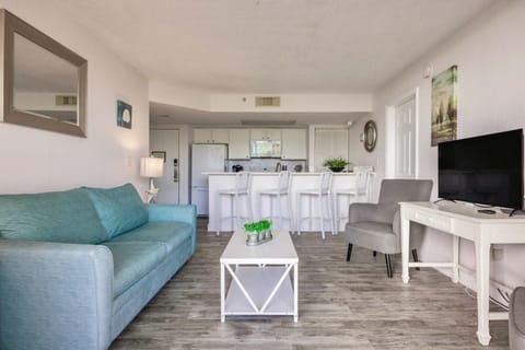 Tortuga Suite at Sunrise Suites Resort - Heated Pool, Hot Tub & Free Parking House in Stock Island