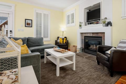 Driftwood Bella Beach House in Lincoln Beach