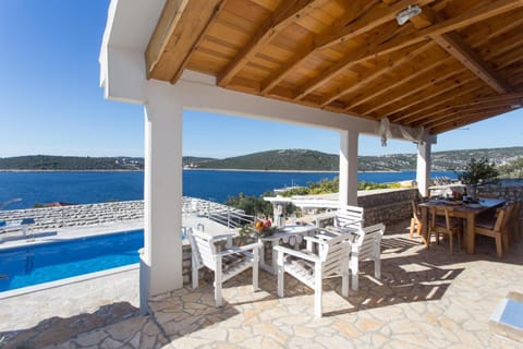 Balcony/Terrace, Sea view, Swimming pool