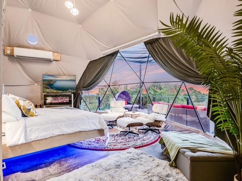 Udoscape Eco-Glamping Resorts Luxury tent in Lago Vista