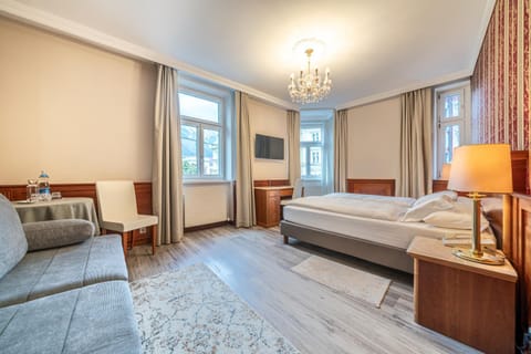 Bed, TV and multimedia, Photo of the whole room, Seating area