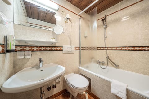 Toilet, Bathroom, Bath, towels