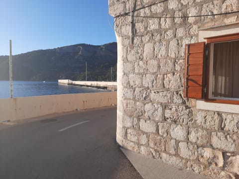 Facade/entrance, Sea view