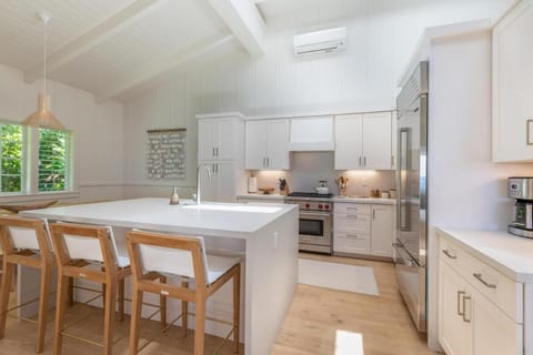 Camp Alealea 2 home House in Tunnels Beach