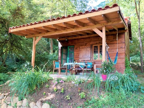 Patio, View (from property/room), Dining area, Garden view