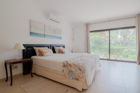 Bedroom, air conditioner