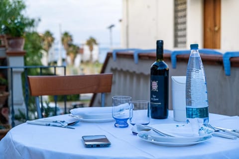 Property building, Balcony/Terrace, Decorative detail, On site, Sea view