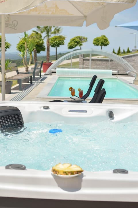 Sauna, Spa and wellness centre/facilities, Pool view, Swimming pool
