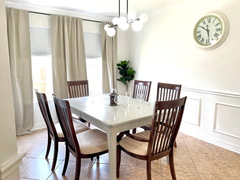 Modern Chic Home House in Channelview