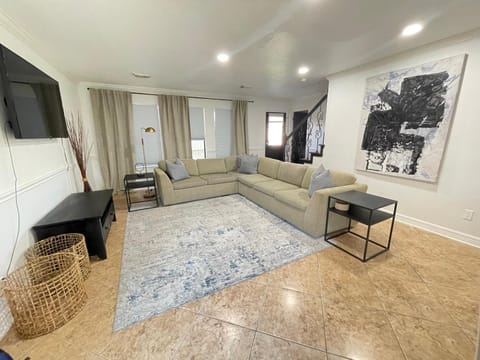 Modern Chic Home House in Channelview