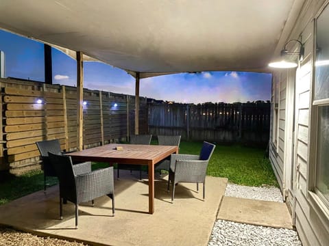 Modern Chic Home House in Channelview