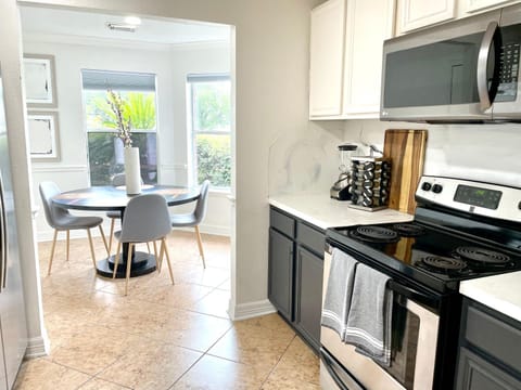 Modern Chic Home House in Channelview