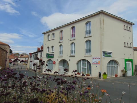 Property building, Facade/entrance