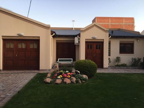 Property building, Patio, Facade/entrance, Garden